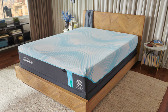 TEMPUR-LUXEbreeze (10° Cooler) Medium Hybrid