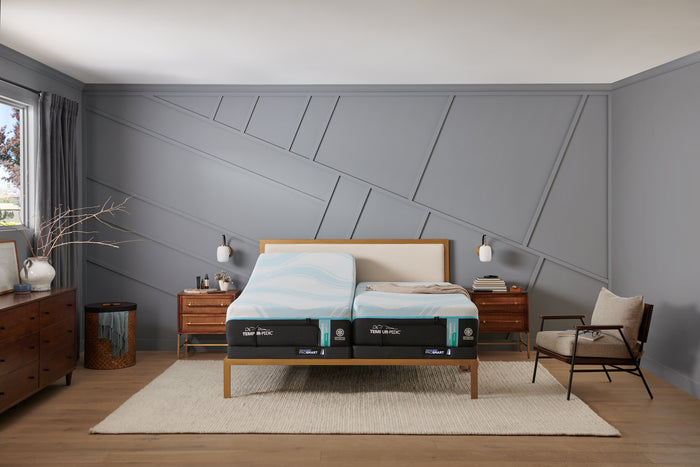 TEMPUR-PRObreeze (5° Cooler) Medium Hybrid